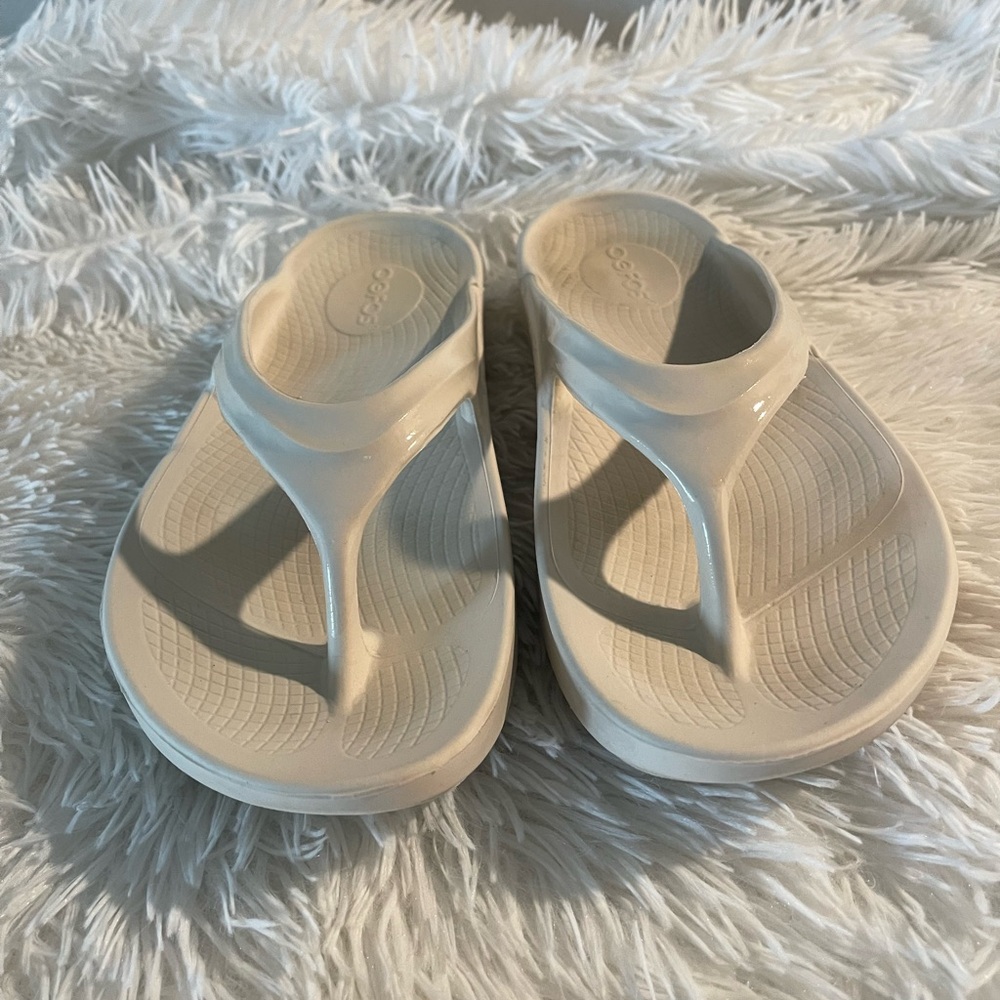 OOFOS Women Flip Flop Sandals